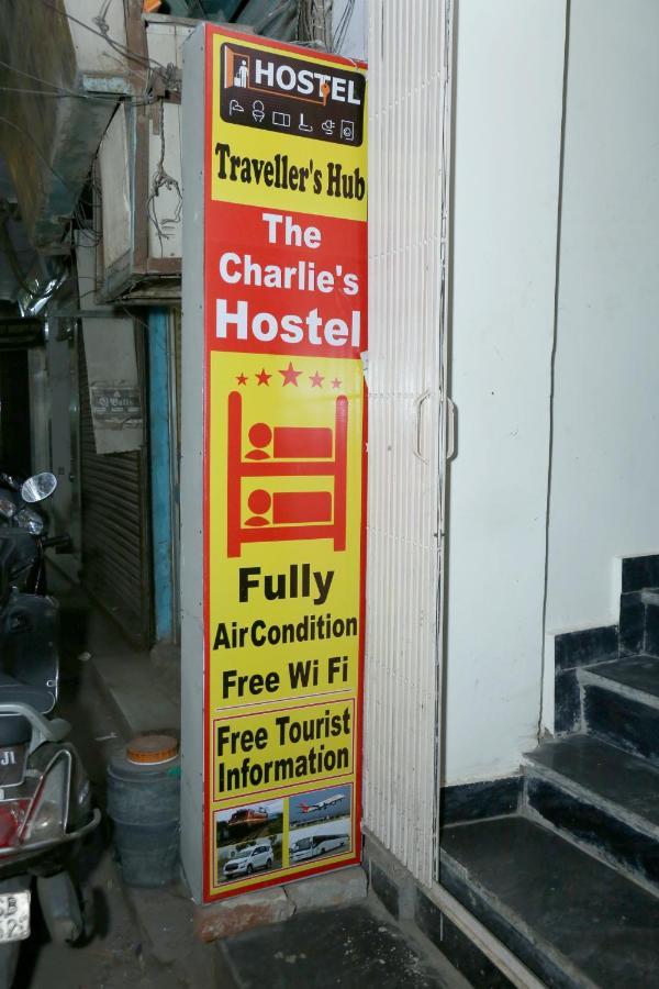 The Charlie'S Hostel New Delhi Eksteriør billede
